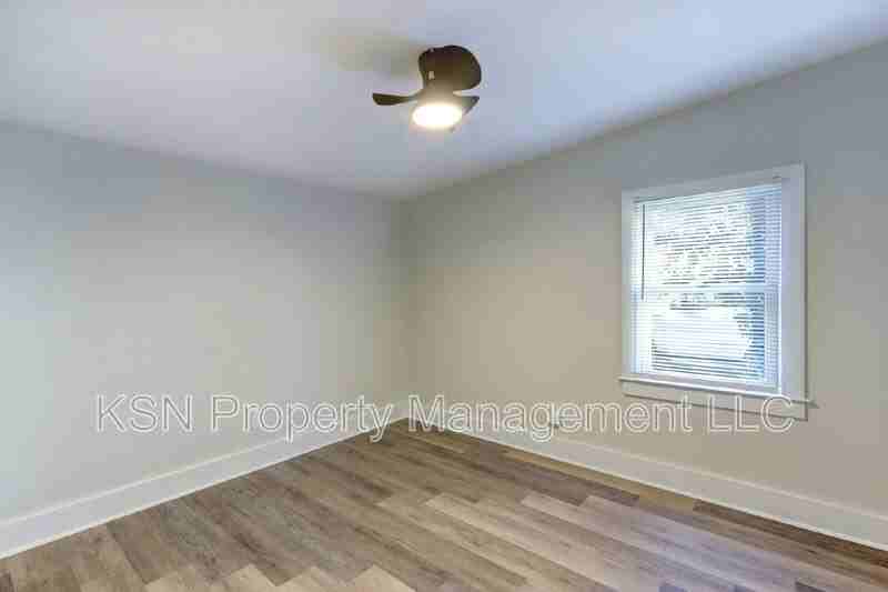 543 E Harris St - Photo 4 of 26