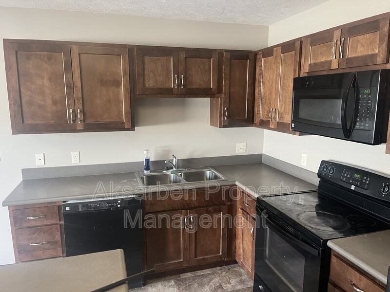 5220 41st St - Photo 2 of 19