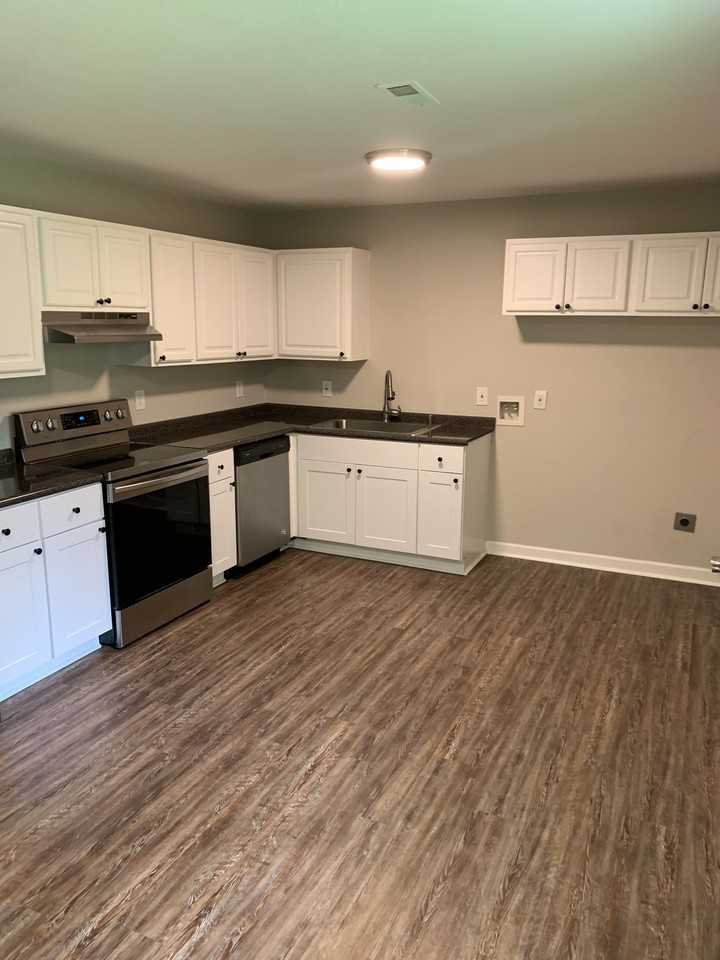 Golf View Apartments - Photo 7 of 17