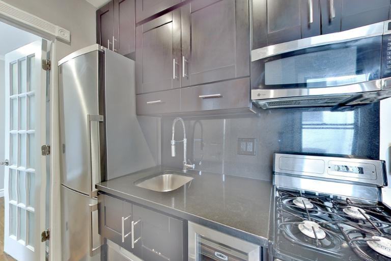 E 13th St #4C - Photo 2 of 5