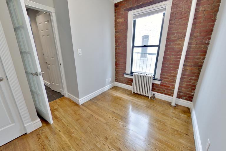 E 13th St #4C - Photo 3 of 5