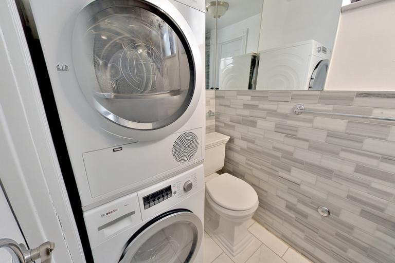 E 13th St #4C - Photo 5 of 5