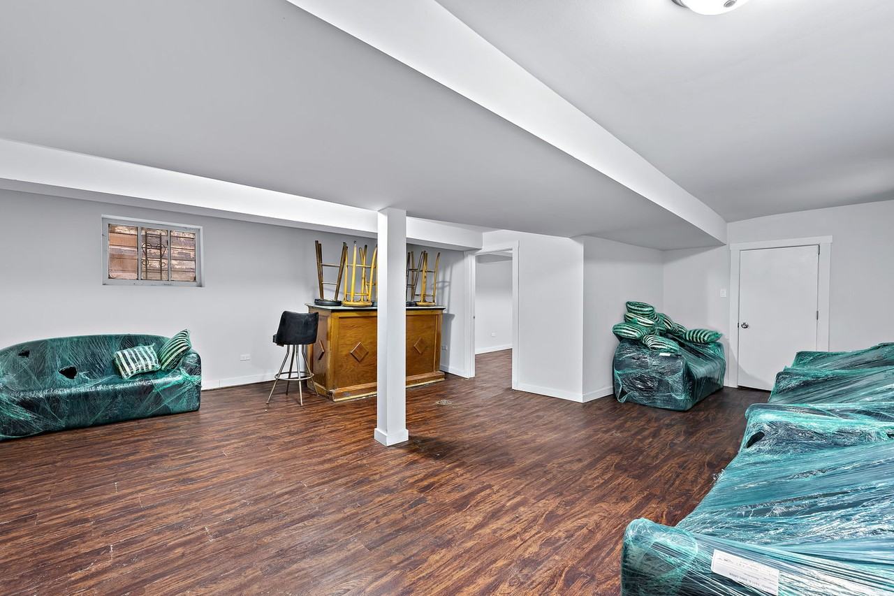 7411 S King Dr #NA - Photo 2 of 14