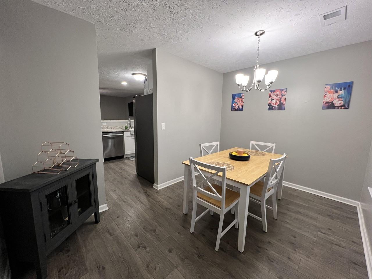 105 Kathryn Court #105 - Photo 3 of 10