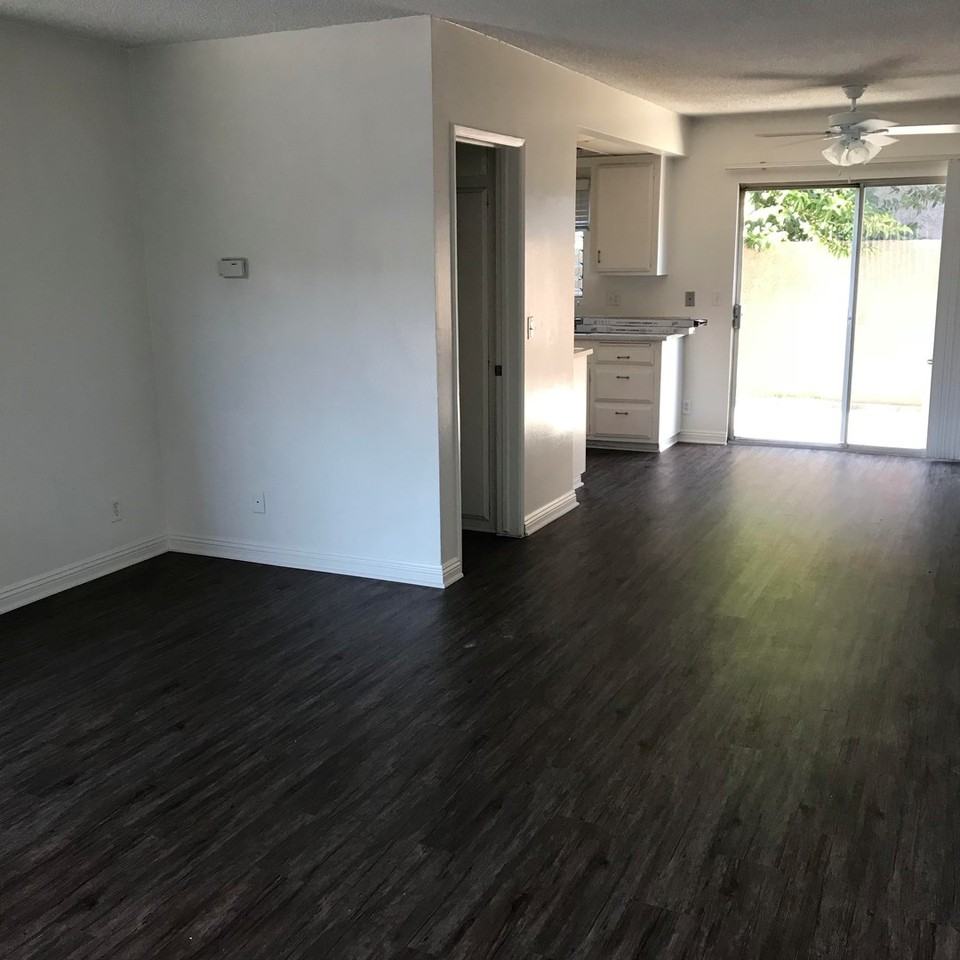 Medallion Court - Photo 4 of 31