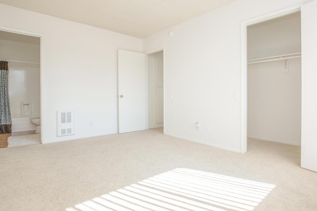 315 N Associated Rd - Photo 4 of 33