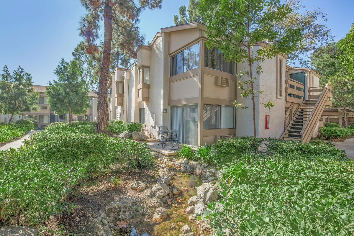 315 N Associated Rd - Photo 5 of 33