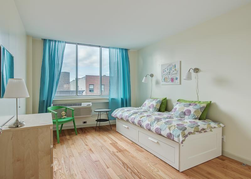 1635 Lexington Ave Apt 6d - Photo 7 of 12