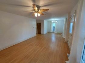 204 S Hazel St - Photo 2 of 10