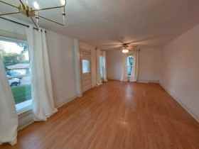 204 S Hazel St - Photo 3 of 10