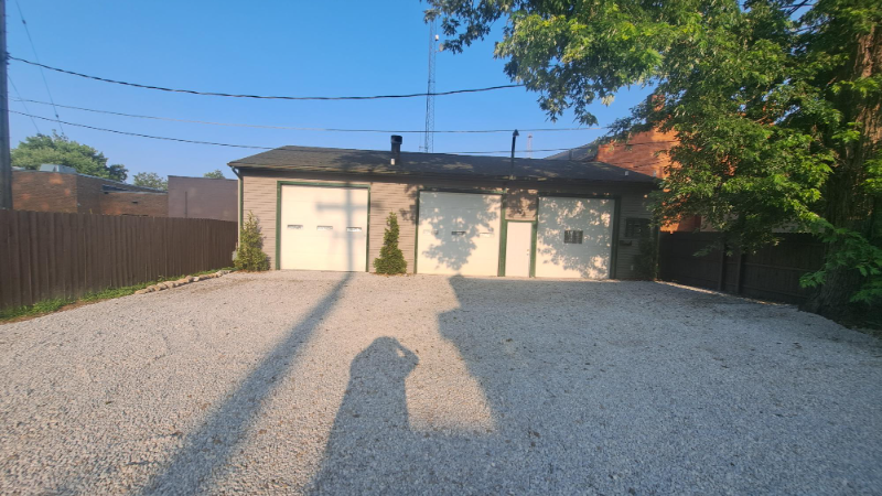 1001 N. Broadway - Photo 2 of 19
