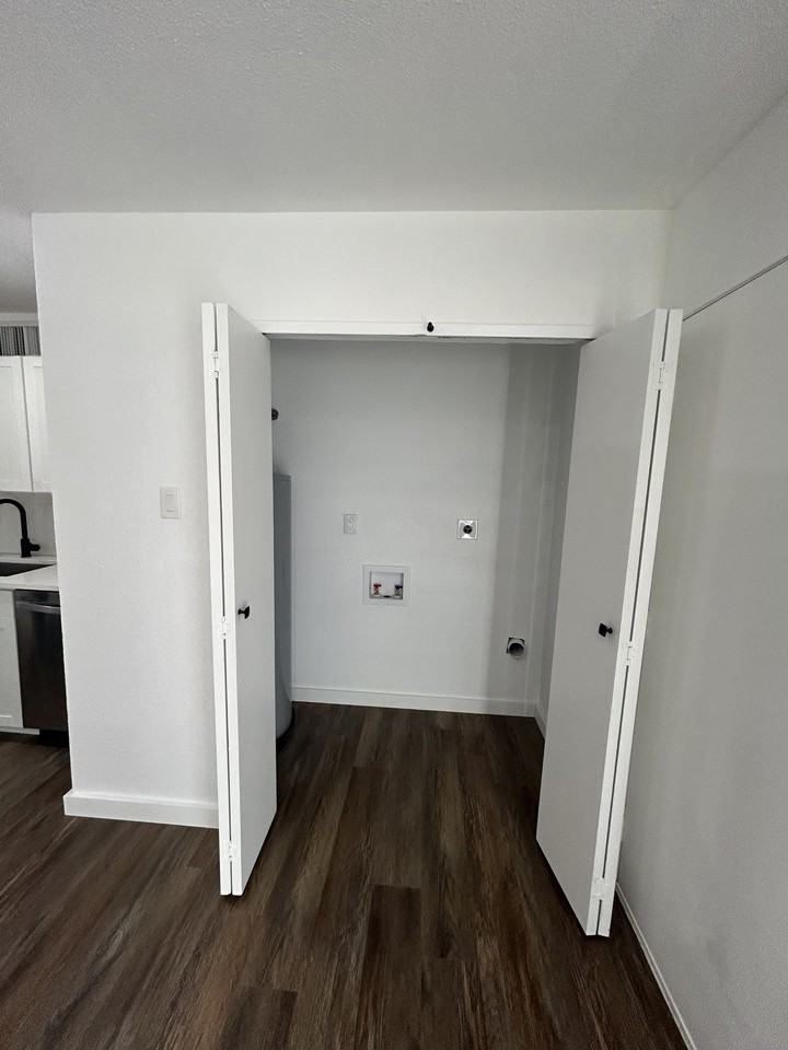 6405 Yarmouth Ave #NA - Photo 5 of 16