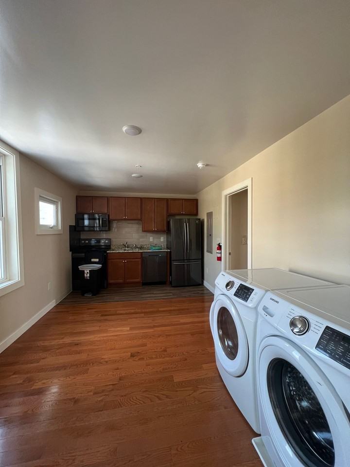 220 S Allen St Building - Photo 5 of 11
