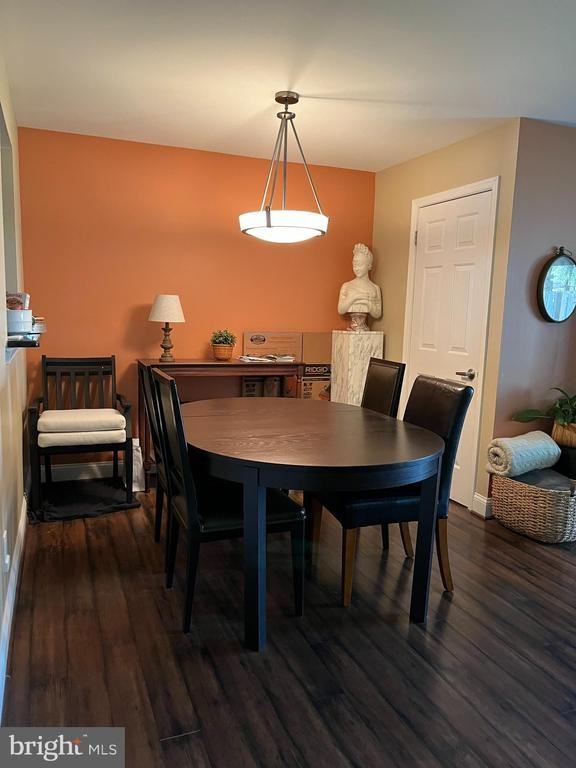 305 Penwyllt Ct - Photo 3 of 10