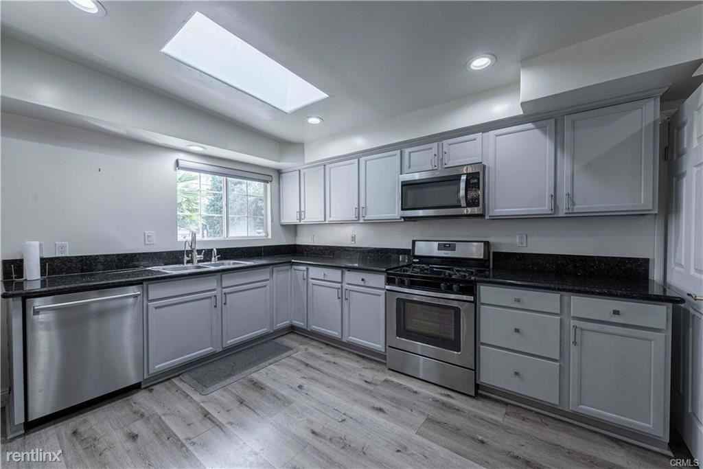 5719 Beckford Ave - Photo 2 of 10