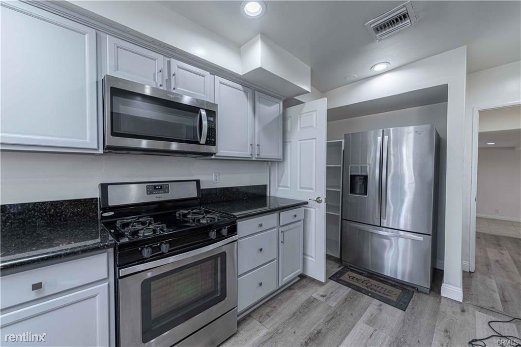 5719 Beckford Ave - Photo 3 of 10