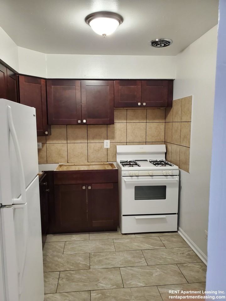 West Morse St. & N. Greenview #211 - Photo 3 of 9