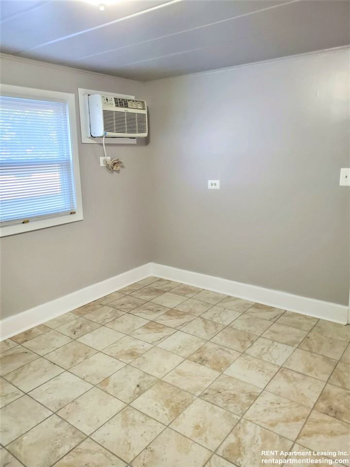 Ivanhoe Ave #G - Photo 6 of 9