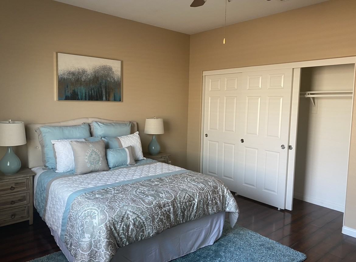 14925 Shoreham St #7