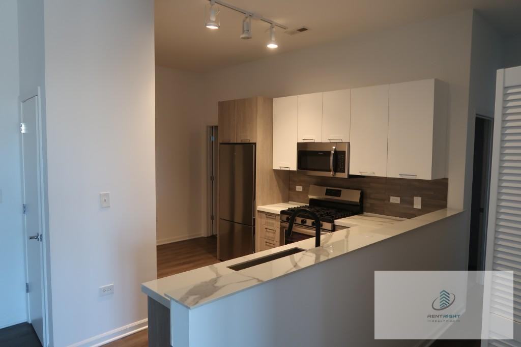 2550 S Wabash Ave #506 - Photo 2 of 20