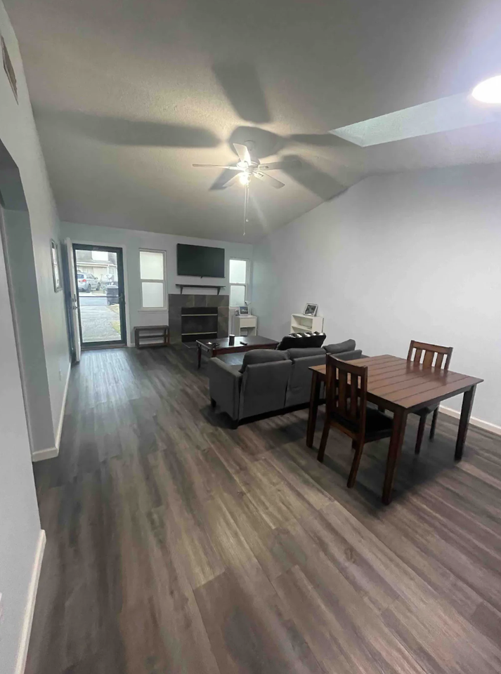 2811 Sail Ct - Photo 5 of 44