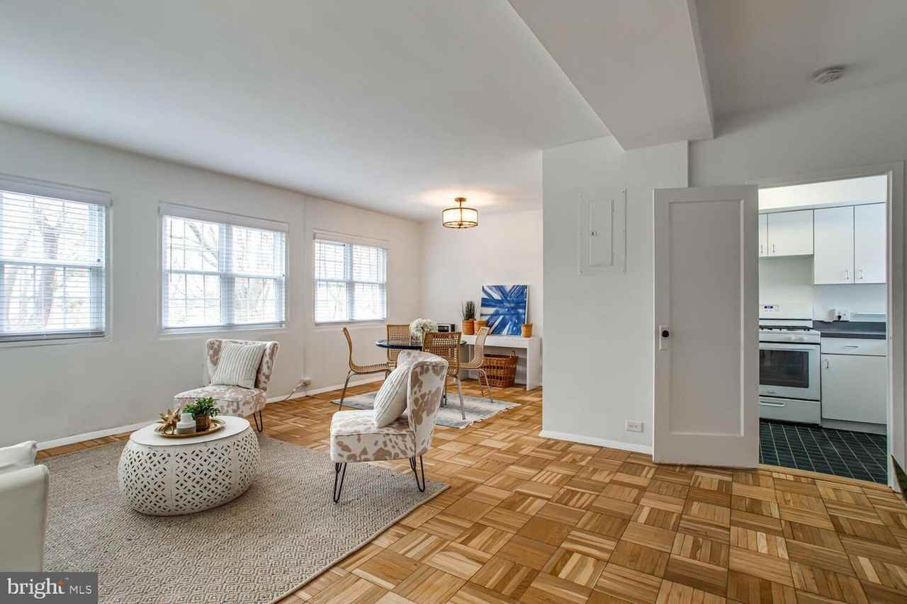 1525 Mount Eagle Pl - Photo 3 of 16