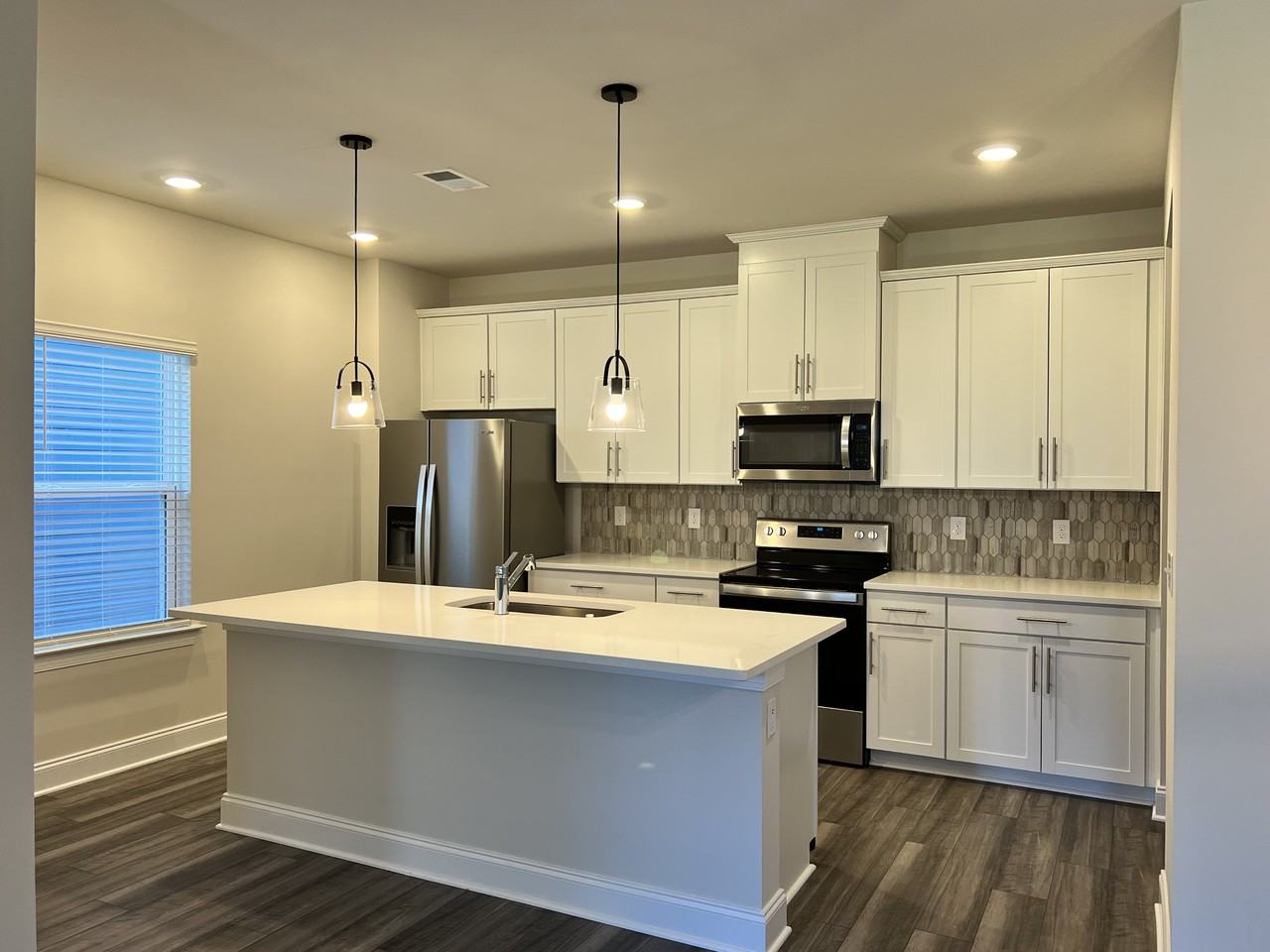 1511 Henderson Point Aly #NA - Photo 7 of 8