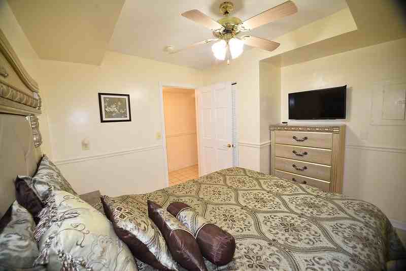 1025 Simpson Ave #1025A - Photo 5 of 14