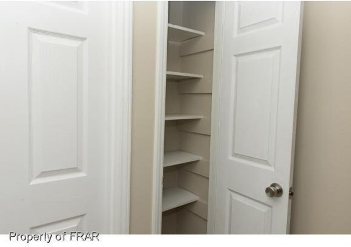 422 Kirkcaldy Ct #NA - Photo 3 of 14