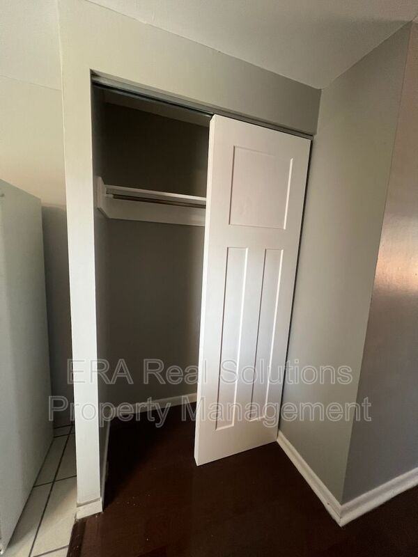 301 S Napoleon Ave #D - Photo 4 of 9