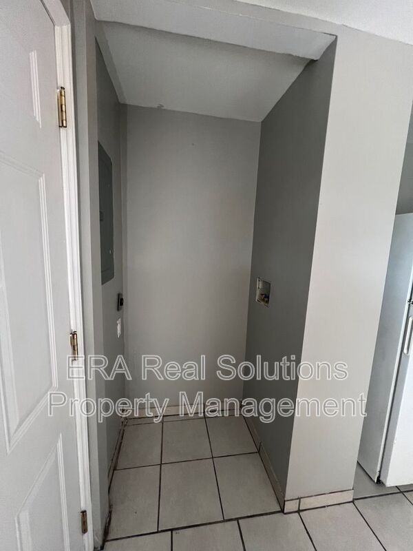 301 S Napoleon Ave #D - Photo 6 of 9