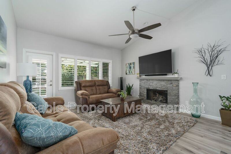 23564 Dunsmore Ln - Photo 7 of 36