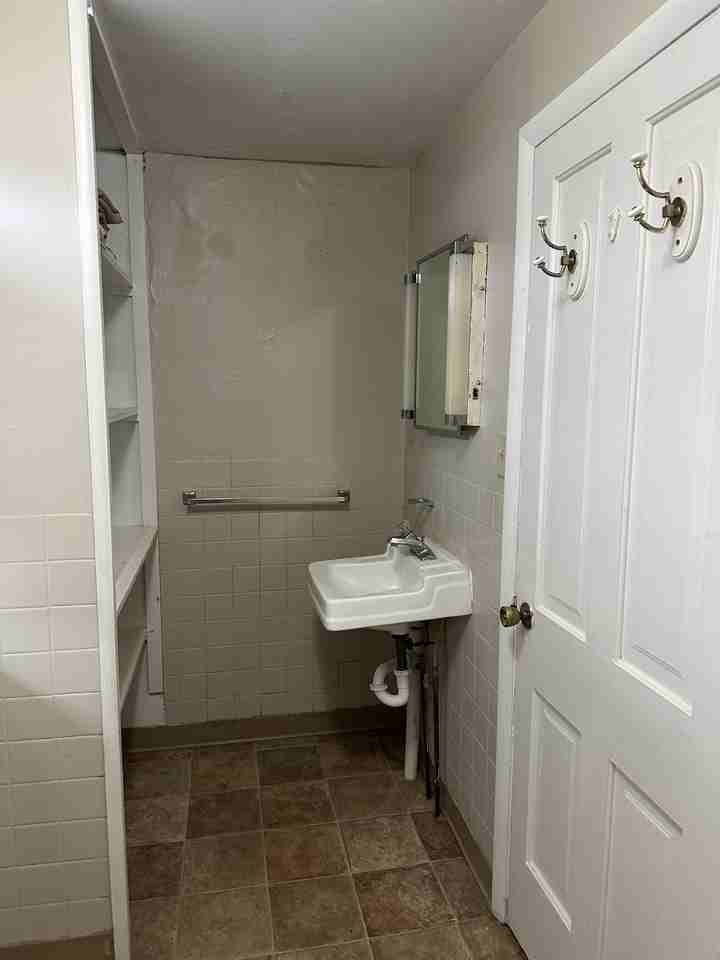 902 South Blackhawk Avenue - Photo 3 of 15