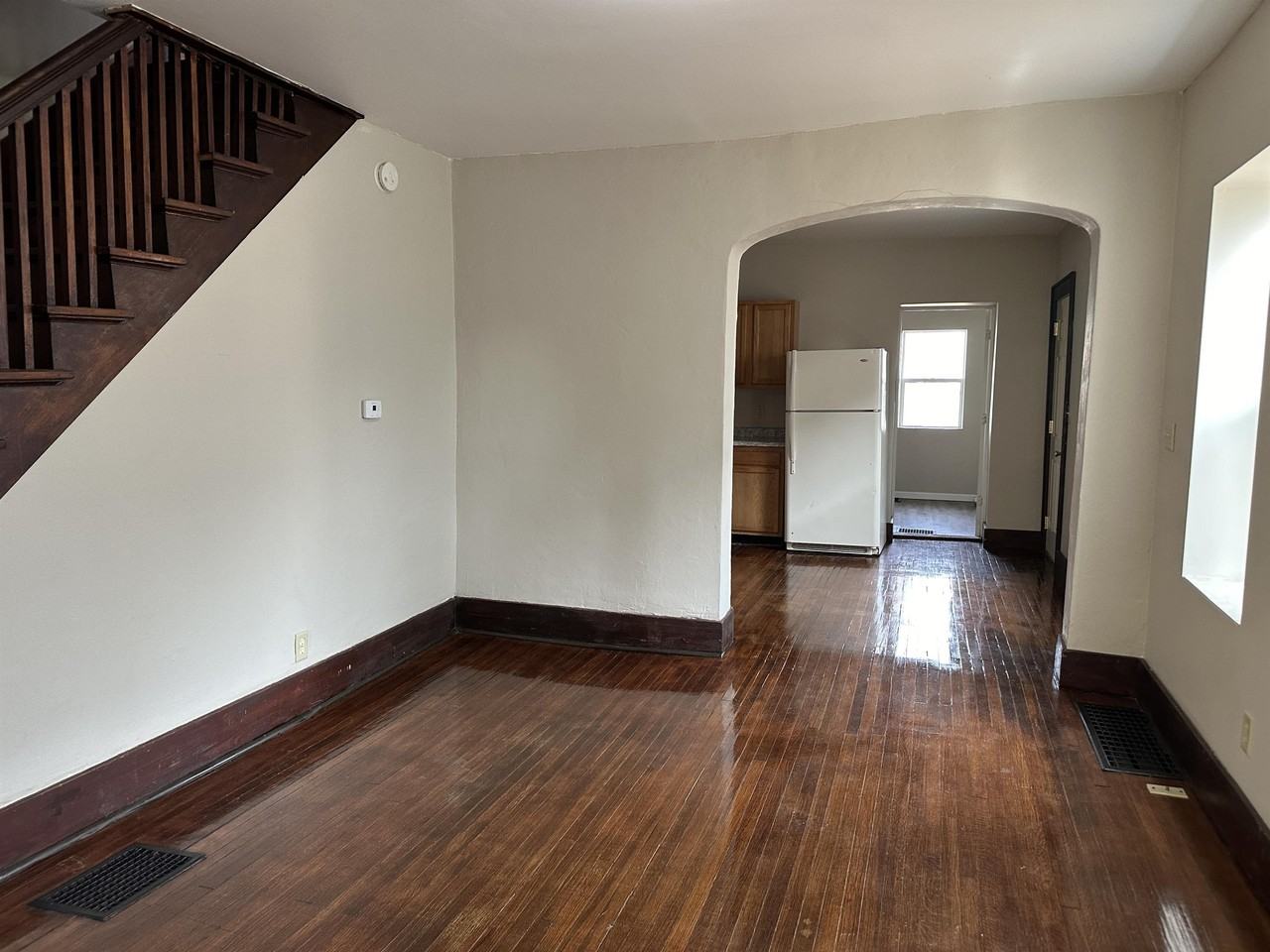 608 West Clark Street - Photo 3 of 14