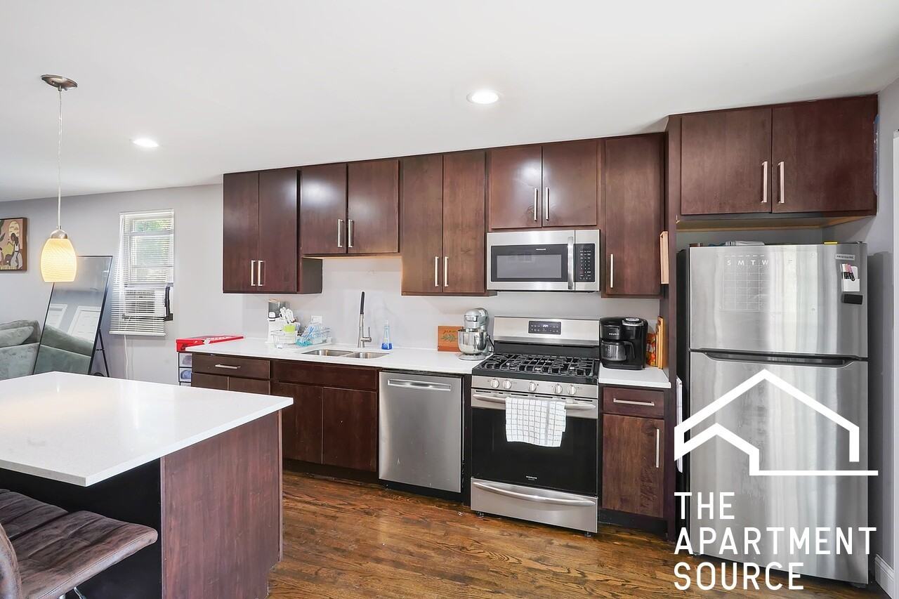 316 S Mozart St #1 - Photo 2 of 9