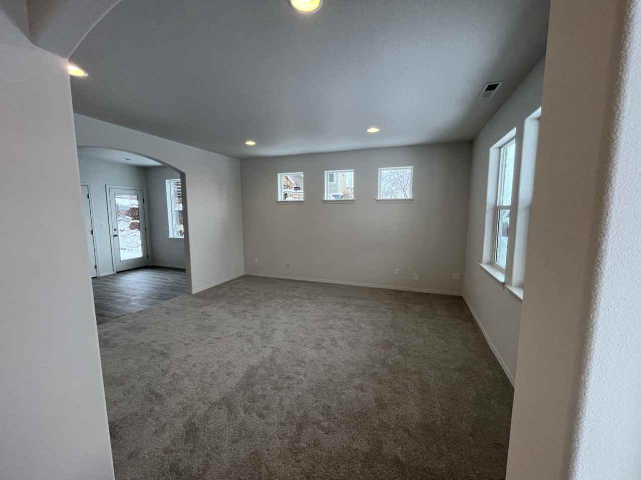 326 Ne Washington St #NA - Photo 2 of 9