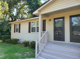 featured image of 910 Miller Ave #910