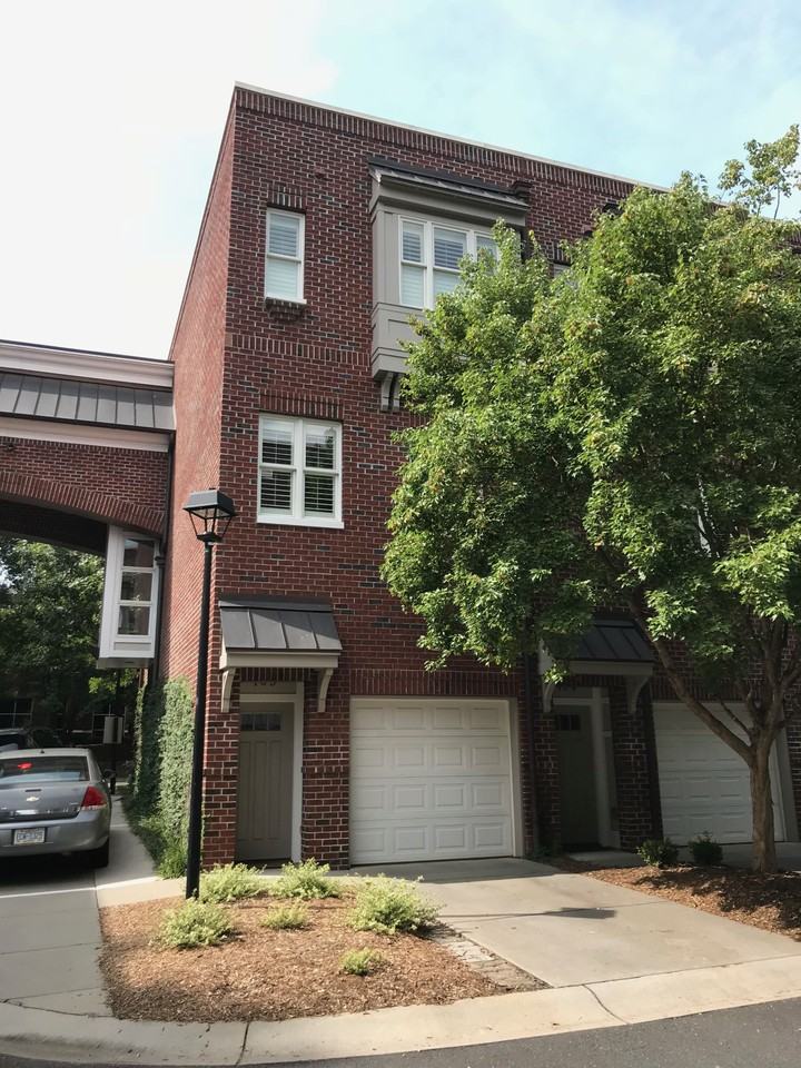 100 N Laurel Ave #105 - Photo 2 of 16