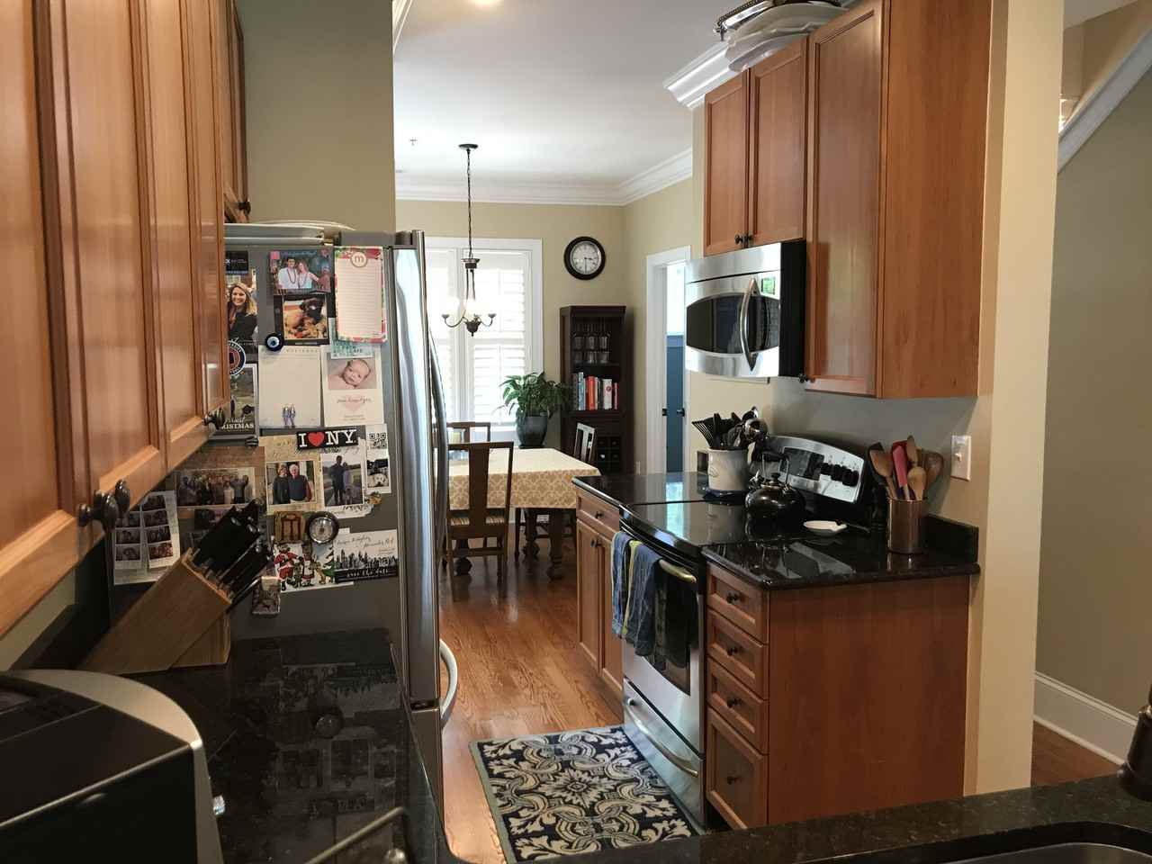 100 N Laurel Ave #105 - Photo 7 of 16