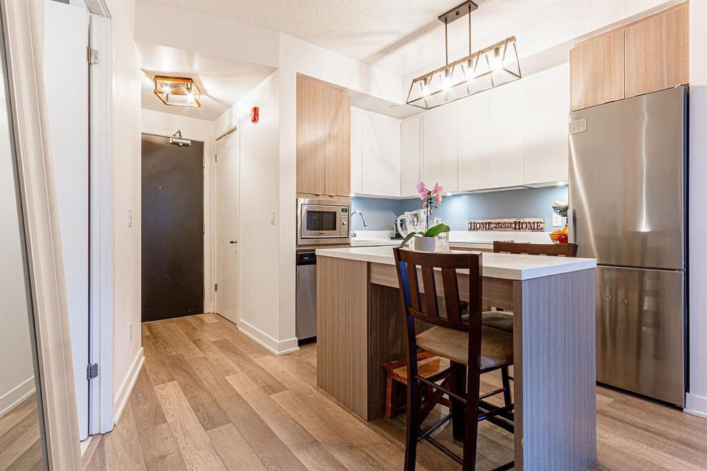 A307 - 5230 Dundas Street, Burlington, ON - Photo 2 of 23