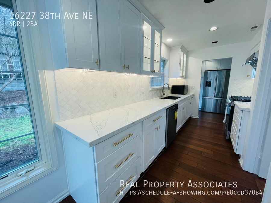 16227 38th Ave Ne - Photo 2 of 23