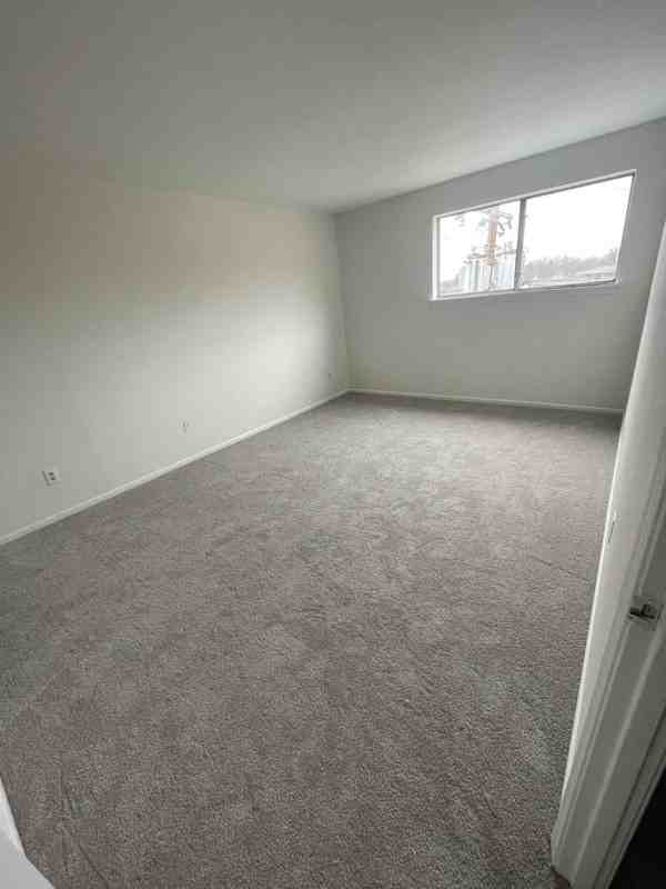 7525 Riverdale Rd - Photo 5 of 10