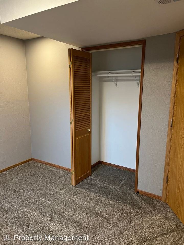 1500 E Rushmore Dr - Photo 3 of 23