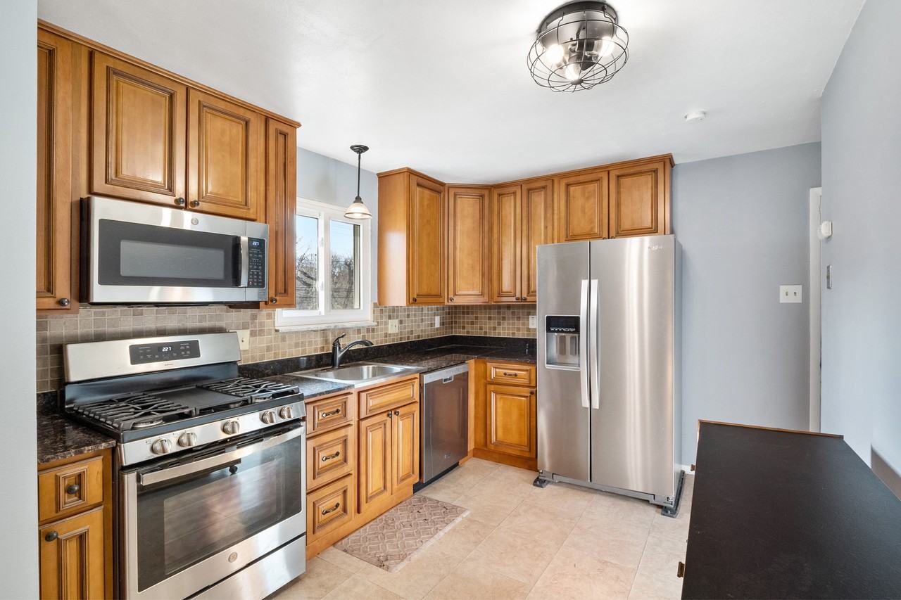 12010 Glenpark Dr #NA - Photo 5 of 33