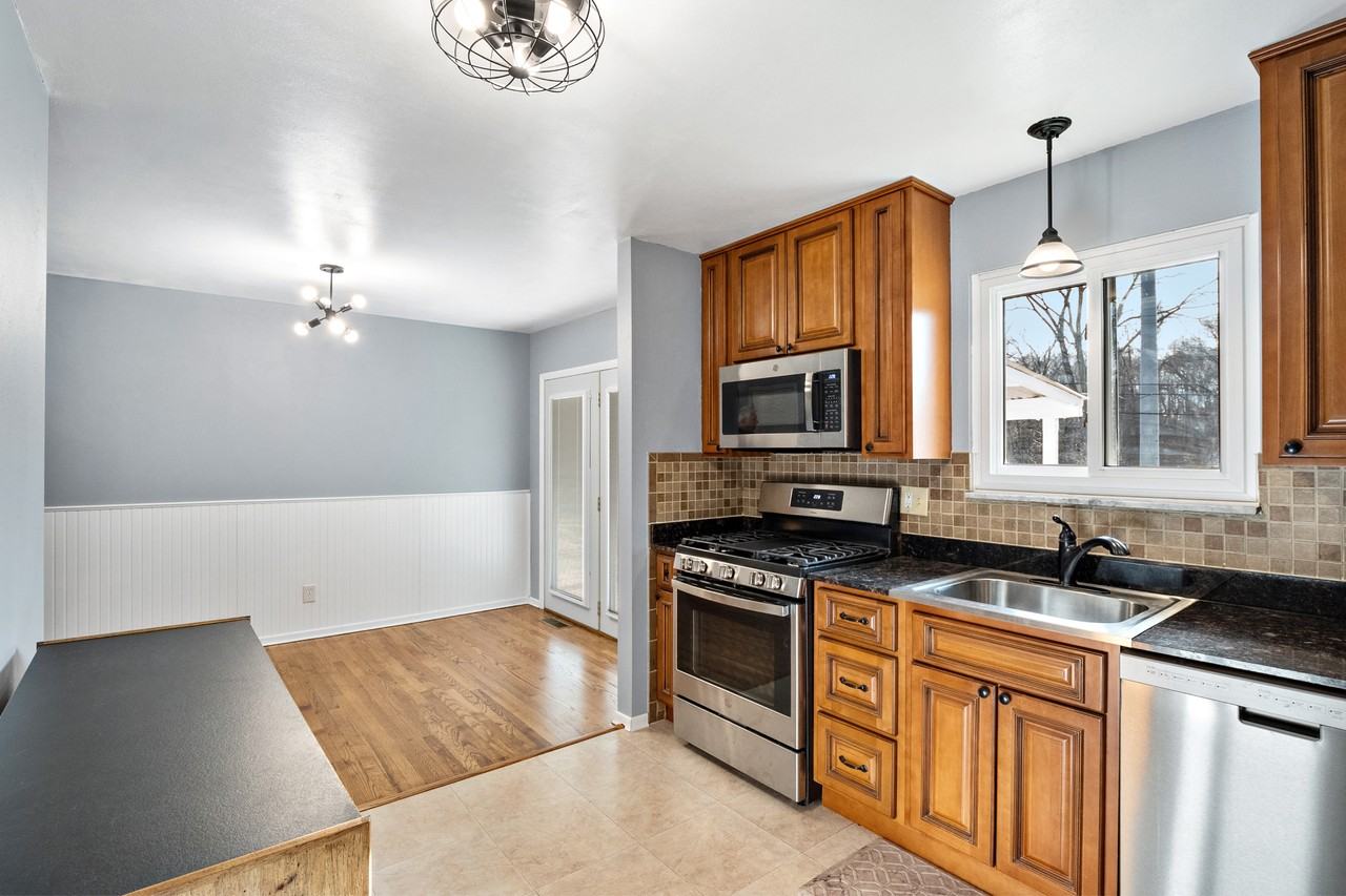 12010 Glenpark Dr #NA - Photo 7 of 33