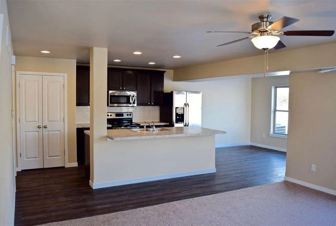 916 Jackson St #NA - Photo 2 of 10