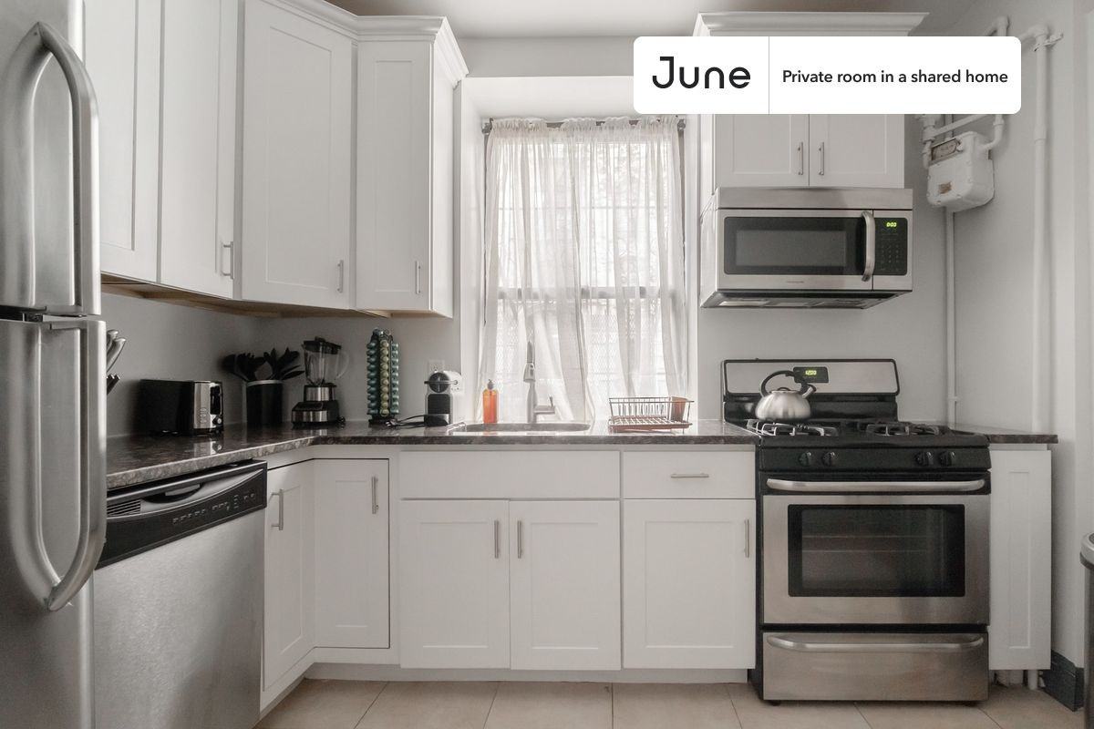 615 W 136th St #D - Photo 5 of 9