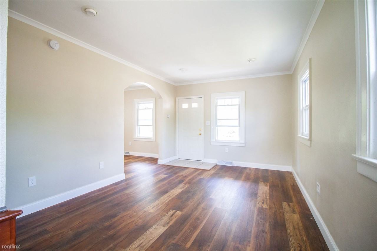 5576 304th St - Photo 3 of 10