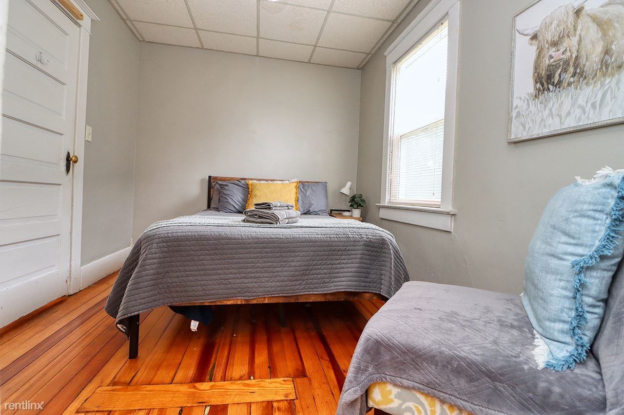 1546 N 14th St - Photo 2 of 32