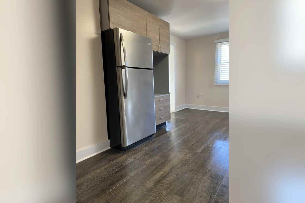 114 E Main St - Photo 2 of 9